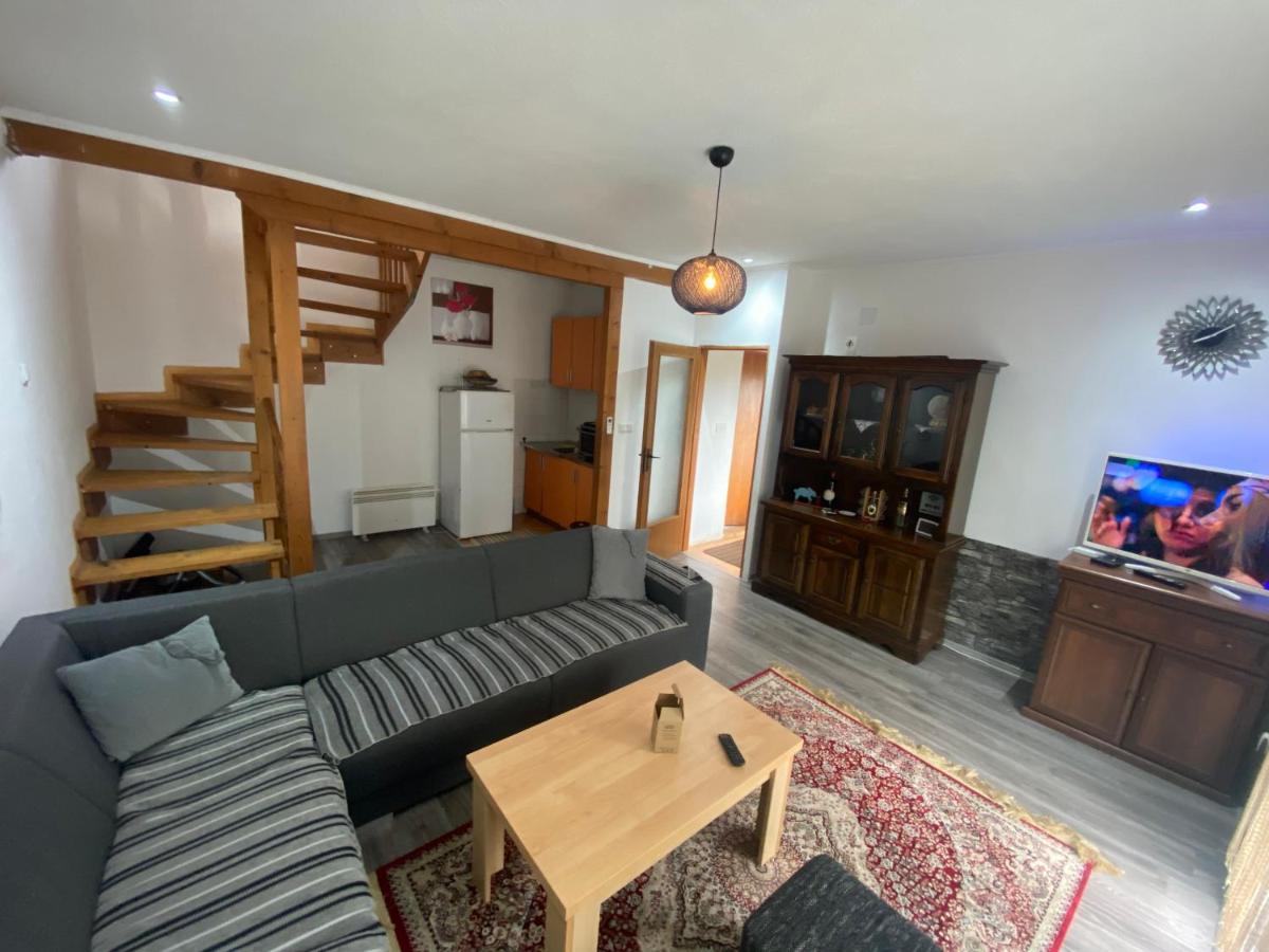 Asja Apartment House Lukavac Eksteriør bilde