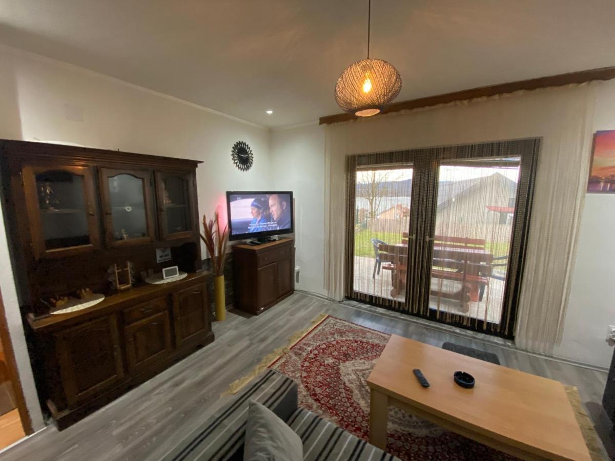 Asja Apartment House Lukavac Eksteriør bilde